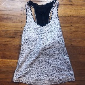 Lululemon top